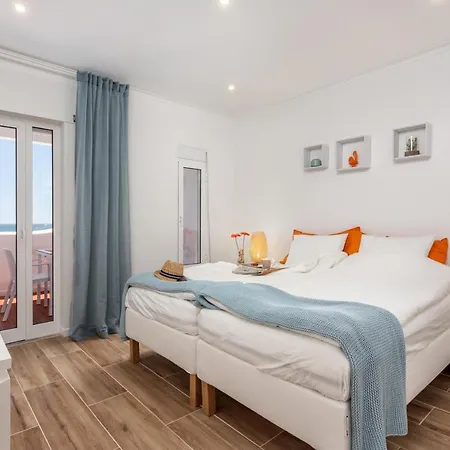 Modern Ocean View 2 Min Walk To *