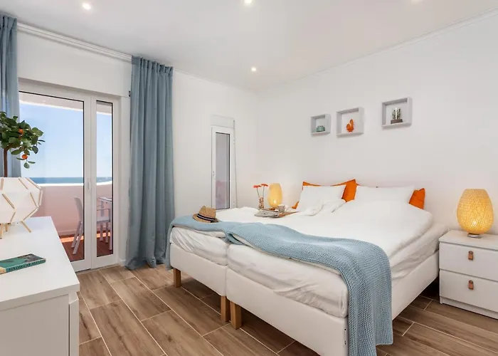 Modern Ocean View 2 Min Walk To *