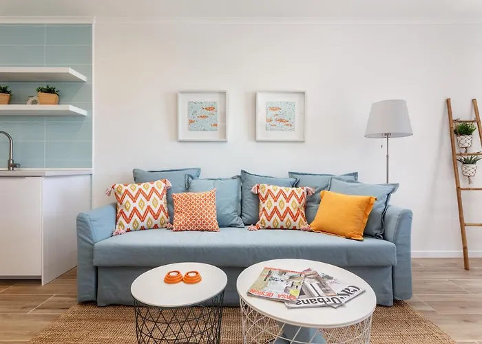 Modern Ocean View 2 Min Walk To *